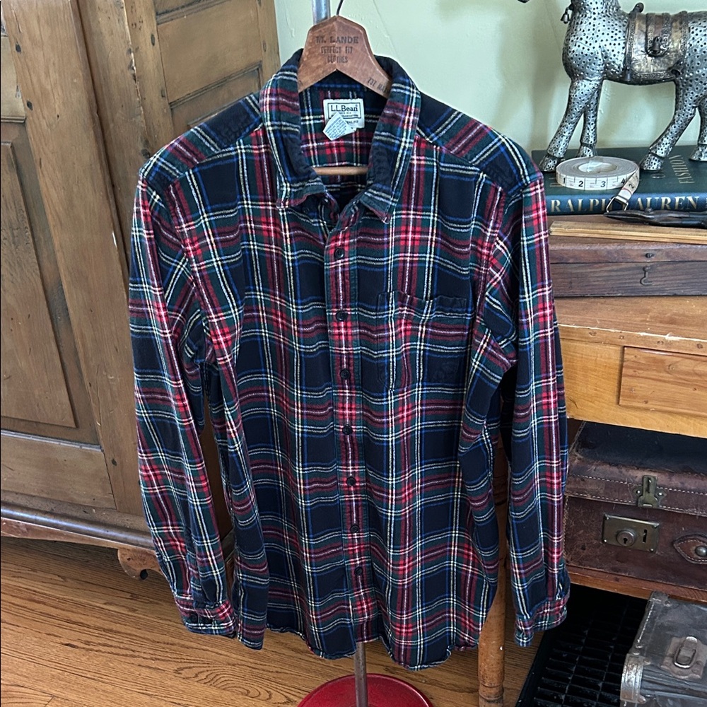LL Bean Men's Scotch Plaid Flannel Button Up Shirt